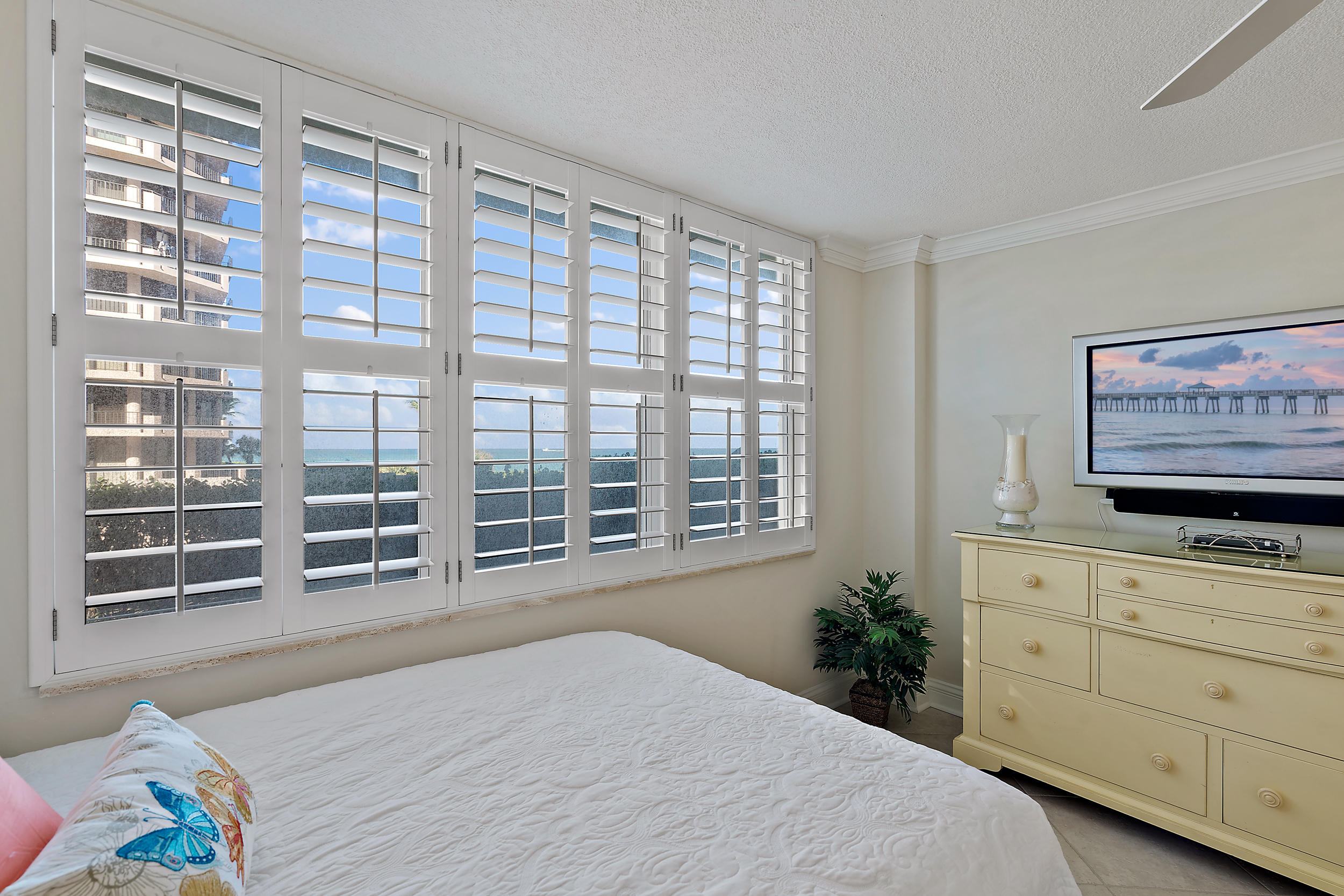 500 Ocean Drive, Unit E2A Juno Beach, FL 33408 - Photo 17 of 31 Guest Bed