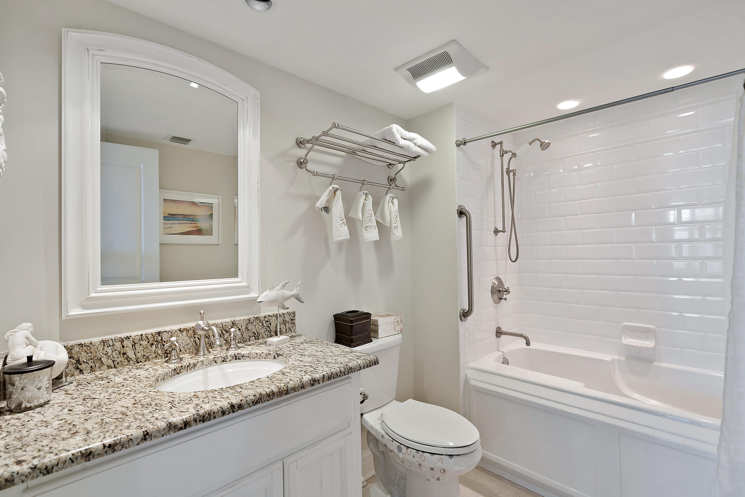 500 Ocean Drive, Unit E2A Juno Beach, FL 33408 - Photo 18 of 31 Guest Bath