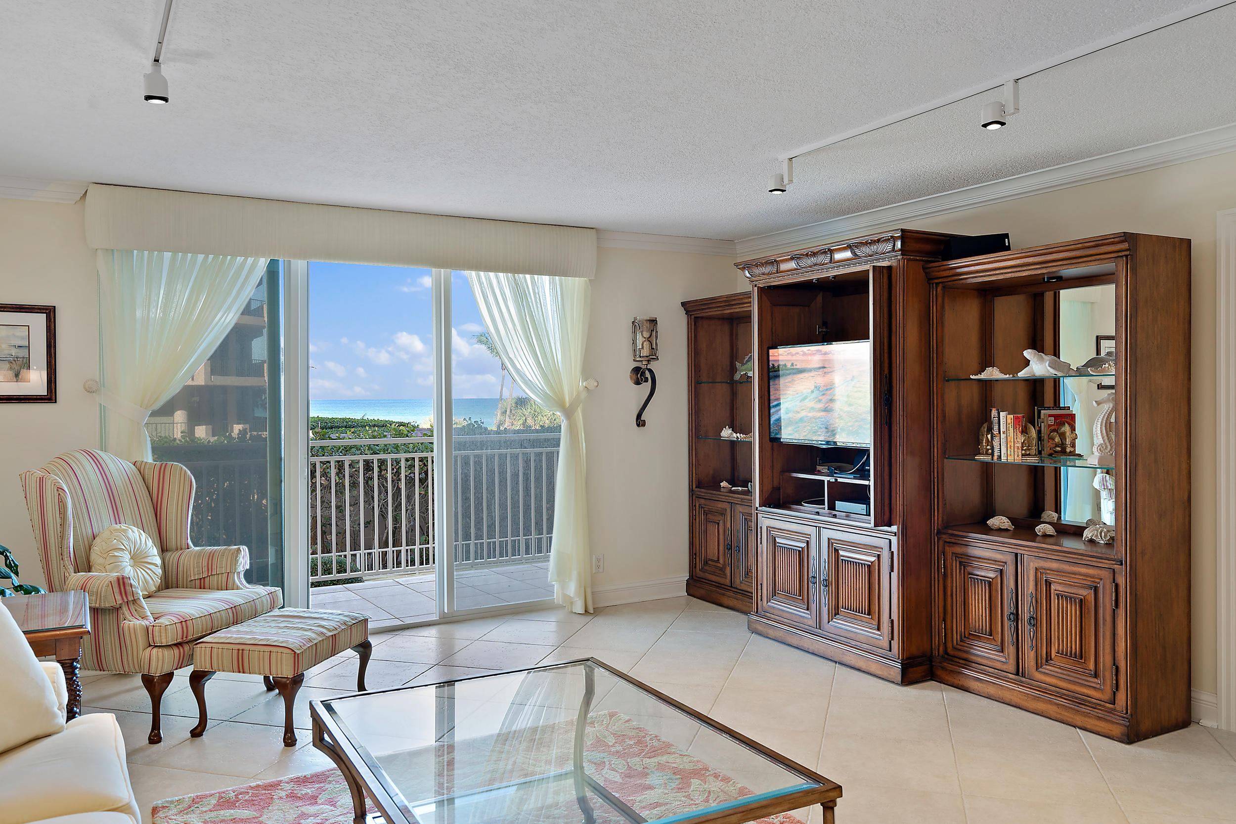 500 Ocean Drive, Unit E2A Juno Beach, FL 33408 - Photo 5 of 31 Living/Family