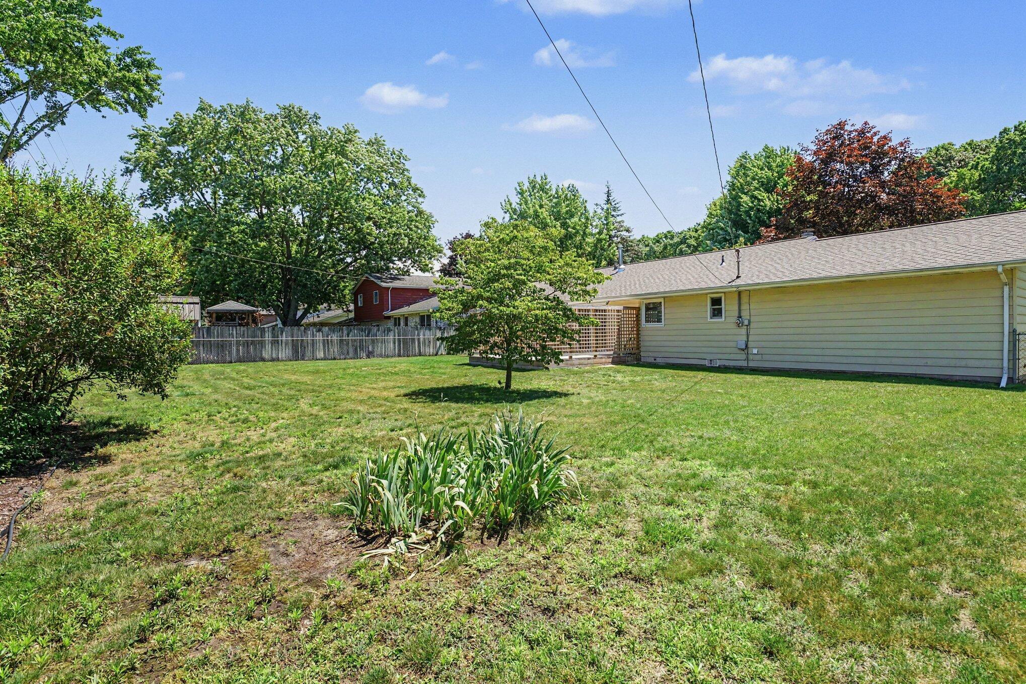 1549 Trebor Road St. Joseph, MI 49085 - Photo 25 of 26 yard
