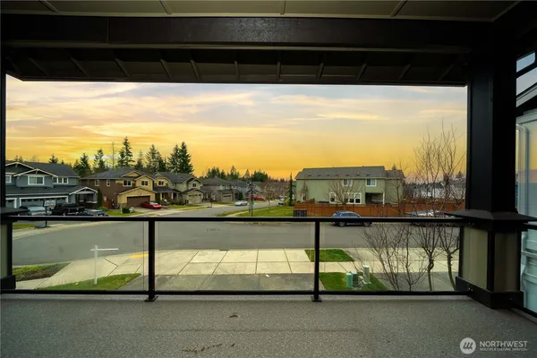 $949,999 | 13813 187th Ave Court East, Bonney Lake, WA 98391