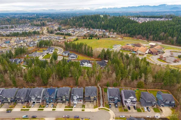 $949,999 | 13813 187th Ave Court East, Bonney Lake, WA 98391