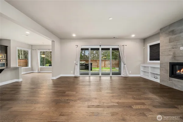 $949,999 | 13813 187th Ave Court East, Bonney Lake, WA 98391