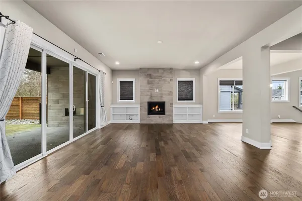 $949,999 | 13813 187th Ave Court East, Bonney Lake, WA 98391