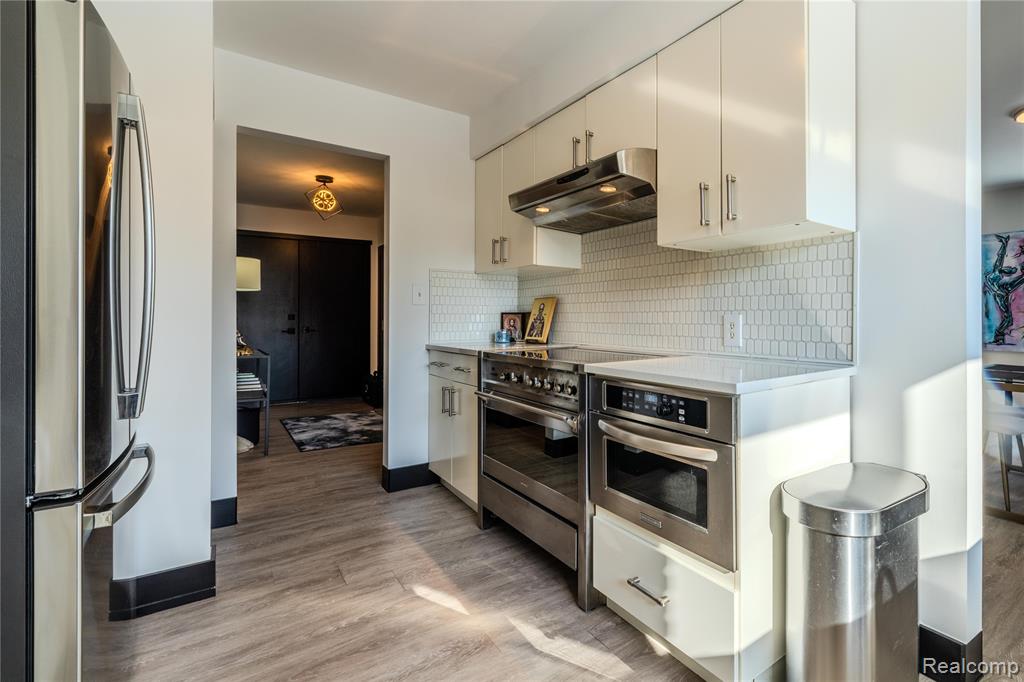 4045 West Maple Road, Unit C101 Bloomfield Hills, MI 48301 - Photo 9 of 27