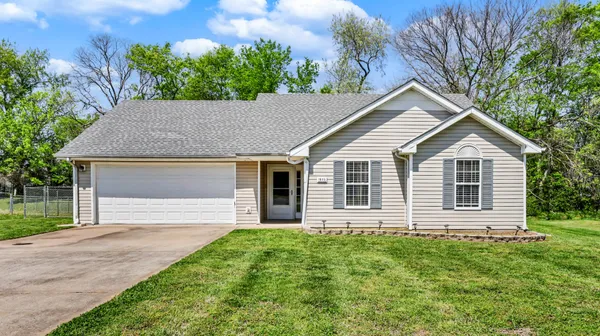 $1,650 | 1045 Waterford Circle, Clarksville, TN 37040