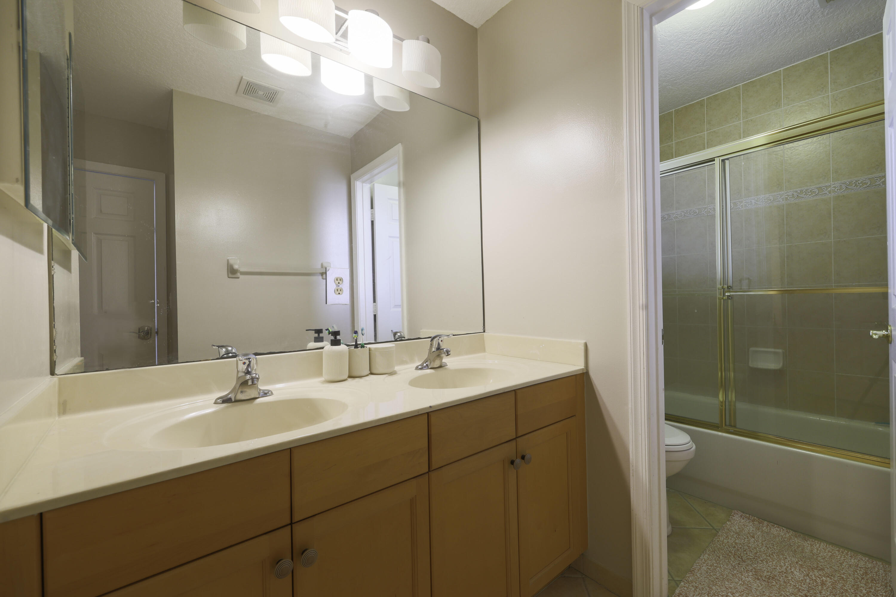 2291 Ridgewood Circle Royal Palm Beach, FL 33411 - Photo 35 of 71 2291 Ridgewood Circle - Bath 2