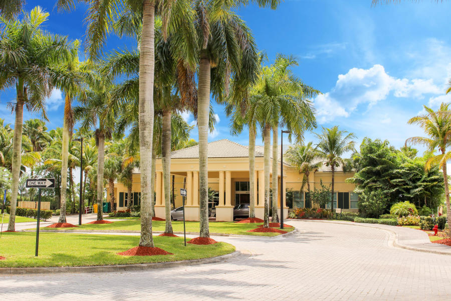 2291 Ridgewood Circle Royal Palm Beach, FL 33411 - Photo 57 of 71 Madison Green Community