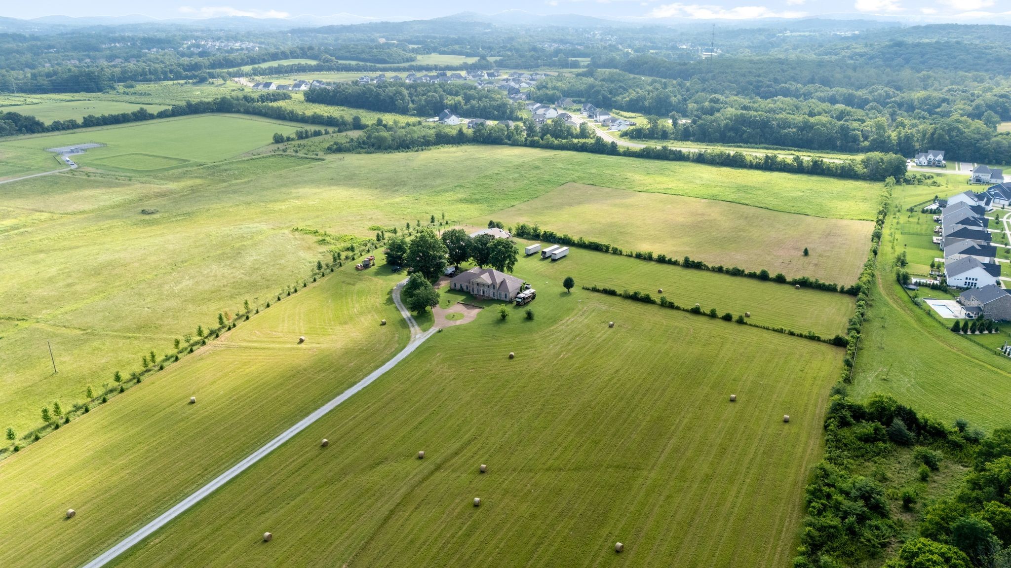 6286 Cox Road Arrington, TN 37014 - Photo 17 of 21 a view of an ocean from a balcony