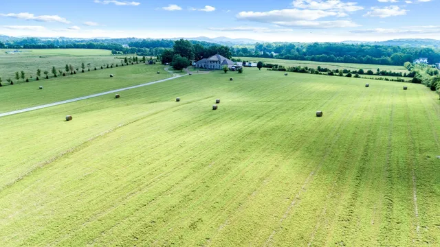 a view of a golf course with an empty space