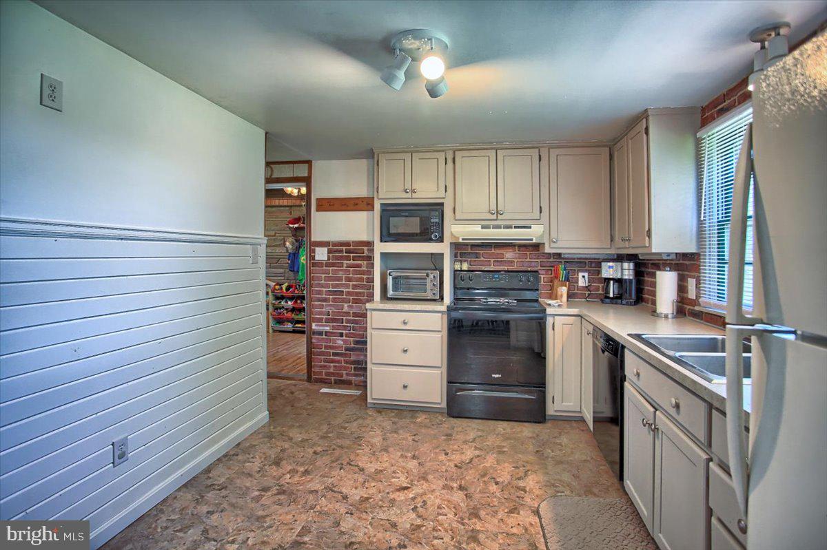 1316 Forge Road Carlisle, PA 17013 - Photo 20 of 32 Gallery Image 20