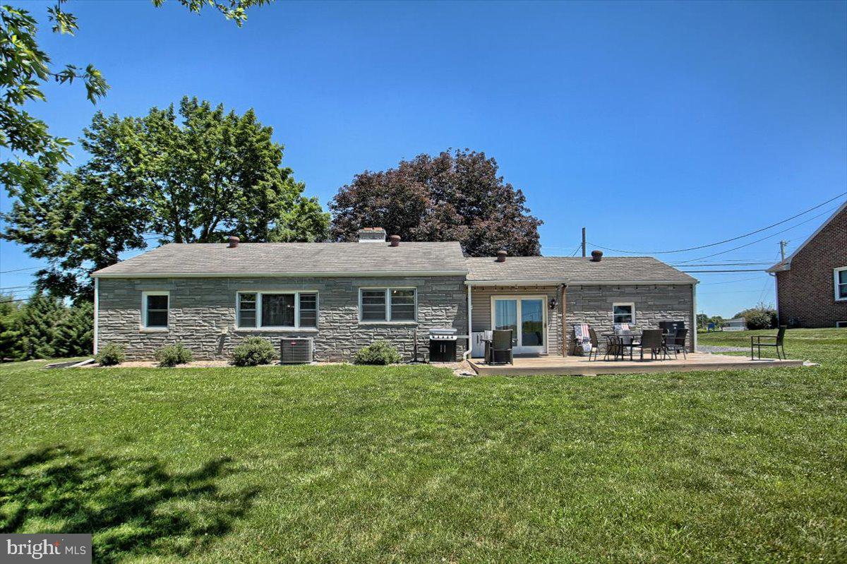 1316 Forge Road Carlisle, PA 17013 - Photo 9 of 32 Gallery Image 9