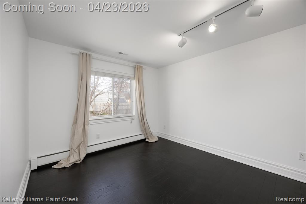 445 Miller Avenue Rochester, MI 48307 - Photo 19 of 31 Gallery Image 19