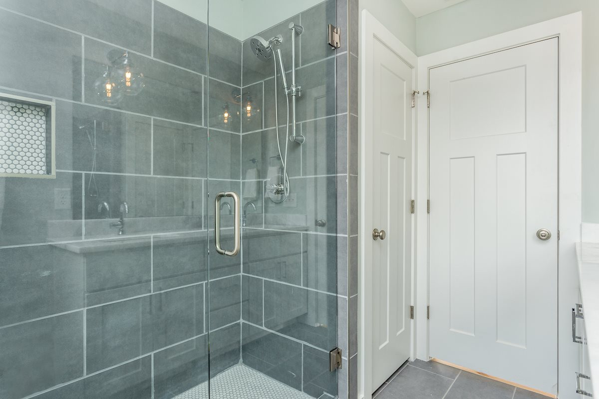 709 South East Street Raleigh, NC 27601 - Photo 21 of 30 Master Bath