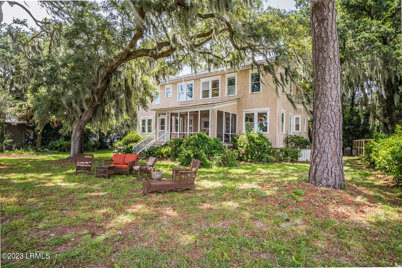 725 Ribaut Road Beaufort, SC 29902 - Photo 31 of 38 Rear right