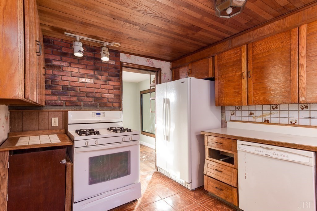 1 Regent Road Malden, MA 02148 - Photo 8 of 20 Gallery Image 8