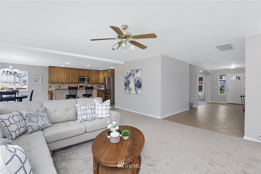 325 Edmonds Avenue Southeast Renton, WA 98056 - Photo 11 of 35 Gallery Image 11