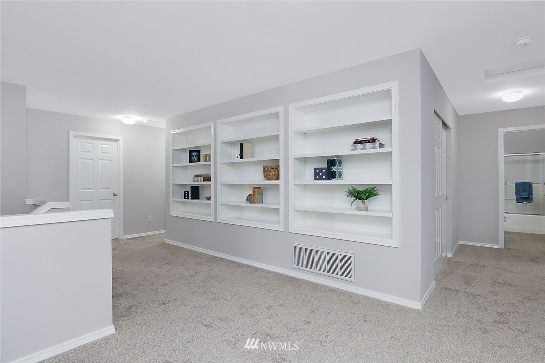 325 Edmonds Avenue Southeast Renton, WA 98056 - Photo 20 of 35 Gallery Image 20