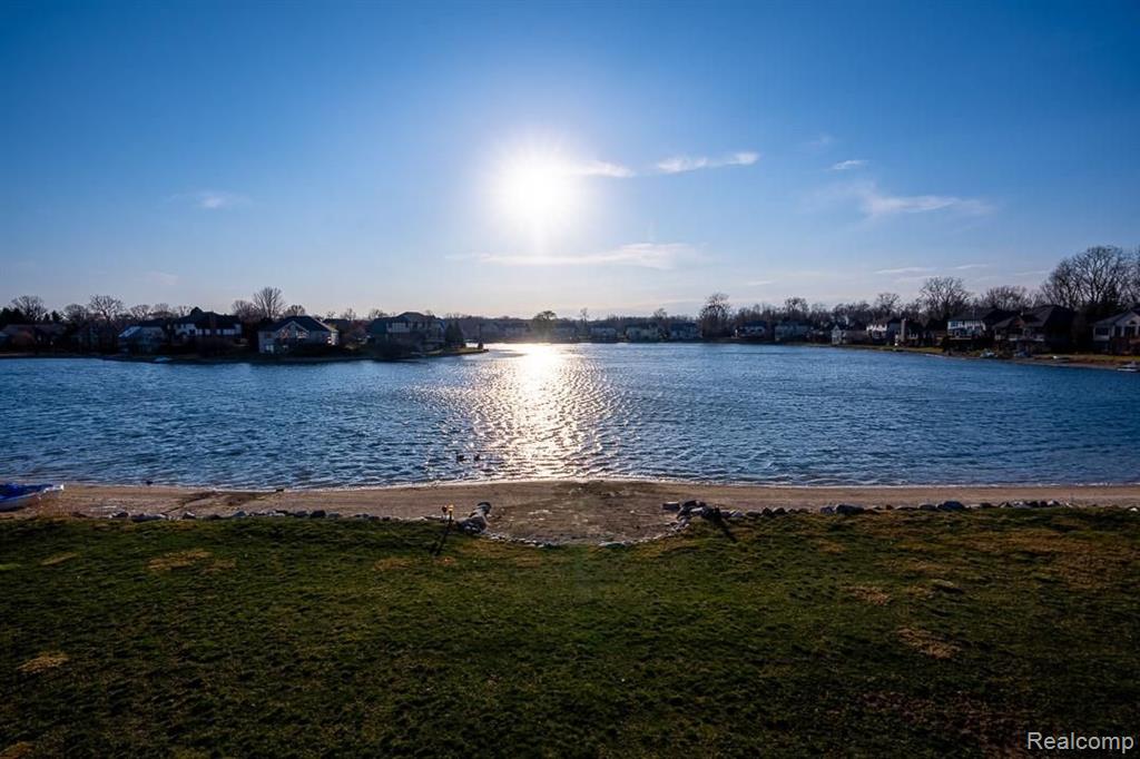 2168 East Shore Drive Rochester Hills, MI 48307 - Photo 46 of 52