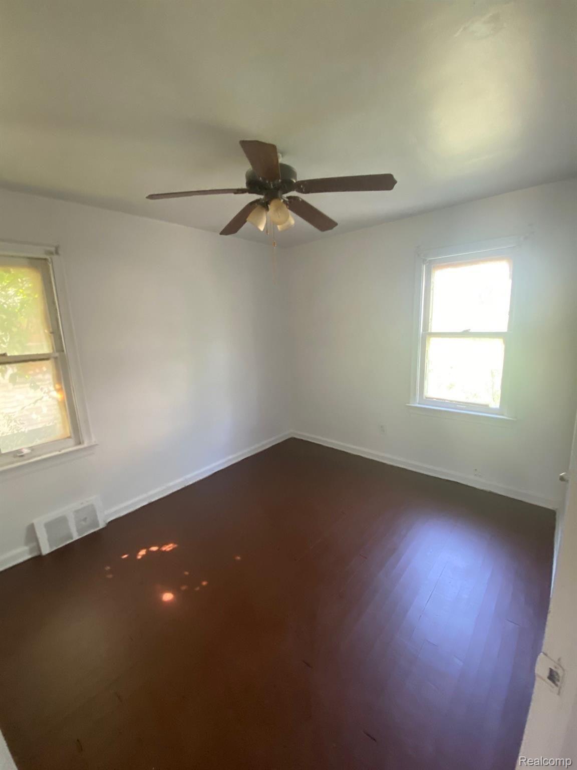 8891 Rutland Street Detroit, MI 48228 - Photo 5 of 10 IMG_2340.jpg