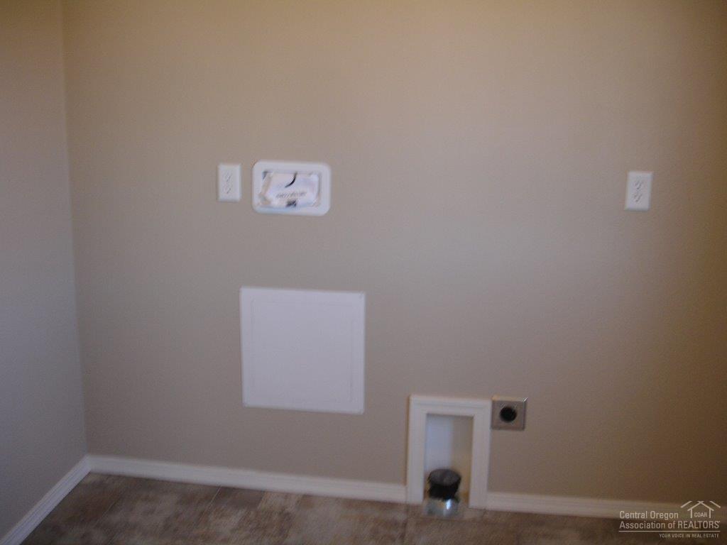 1245 Southwest Salsify Lane, Unit 76 Redmond, OR 97756 - Photo 8 of 11 Gallery Image 8