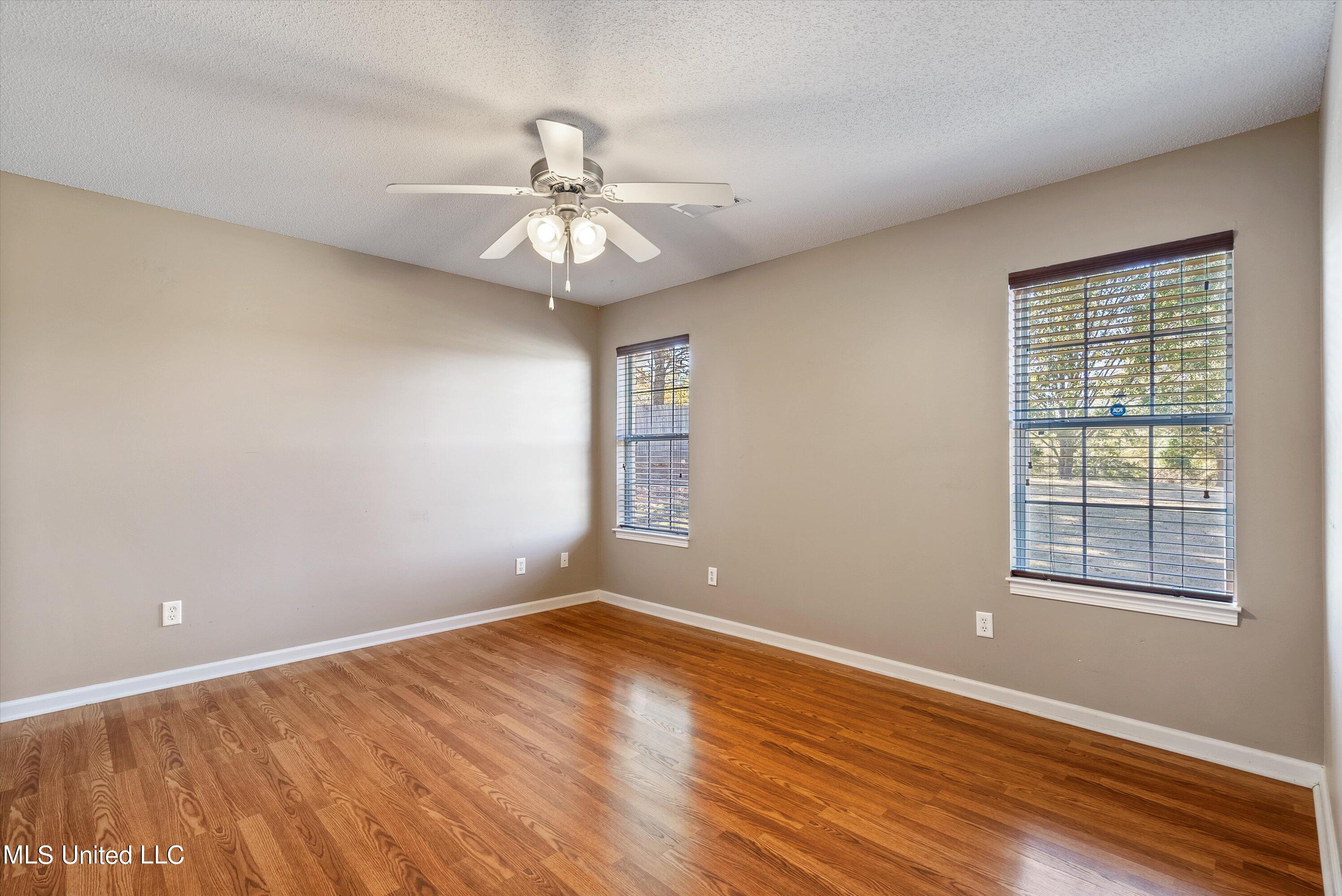 129 Waverly Road Senatobia, MS 38668 - Photo 13 of 36 08-Primary Bedroom