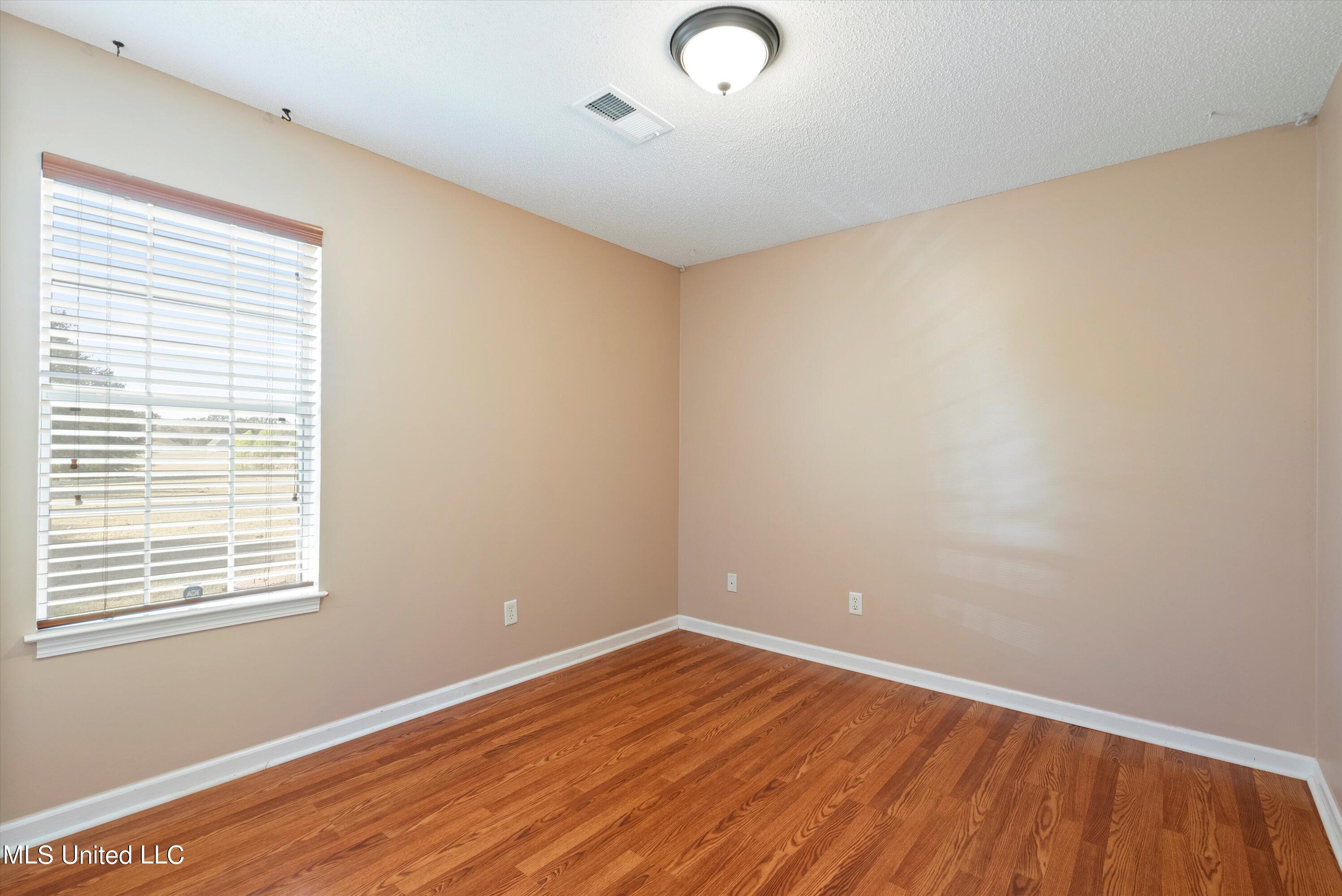 129 Waverly Road Senatobia, MS 38668 - Photo 21 of 36 13-Bedroom 2