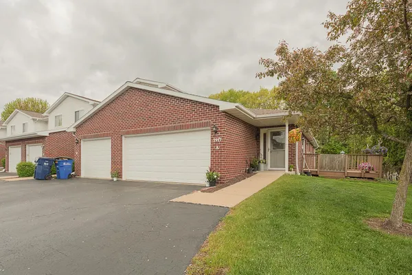$346,900 | 1917 Riverside Drive, Unit A, Suamico, WI 54313