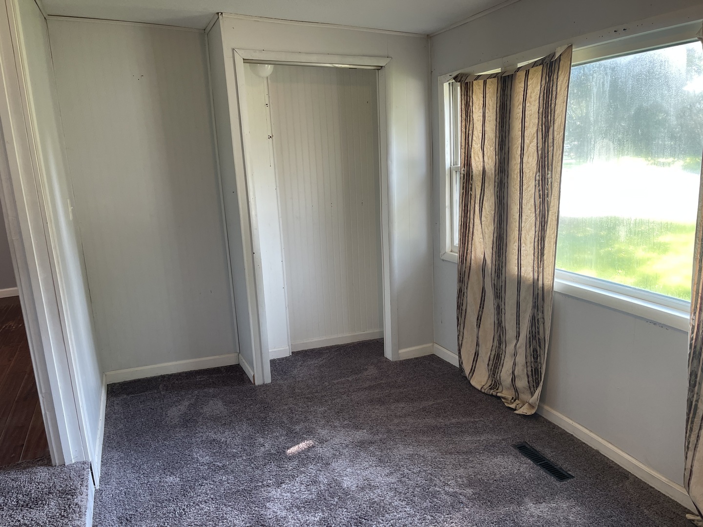 1824 16th Avenue Sterling, IL 61081 - Photo 17 of 26 an empty room with windows