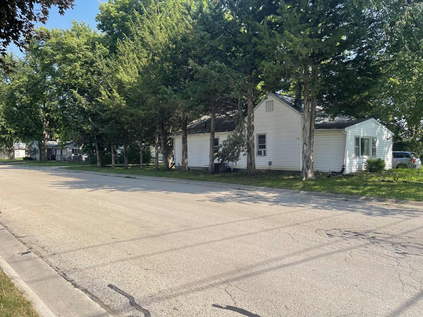 1824 16th Avenue Sterling, IL 61081 - Photo 22 of 26 a house view with a outdoor space