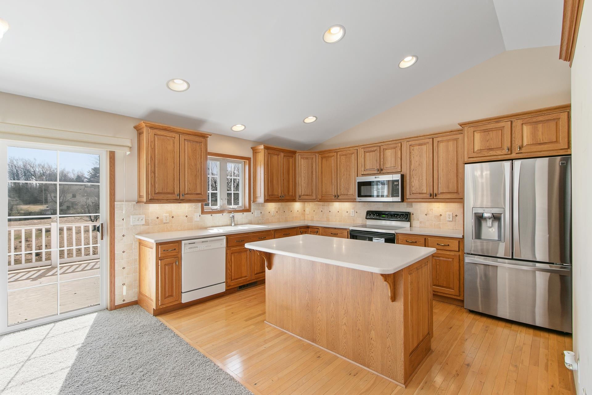 908 Surrey Lane Baraboo, WI 53913 - Photo 2 of 76