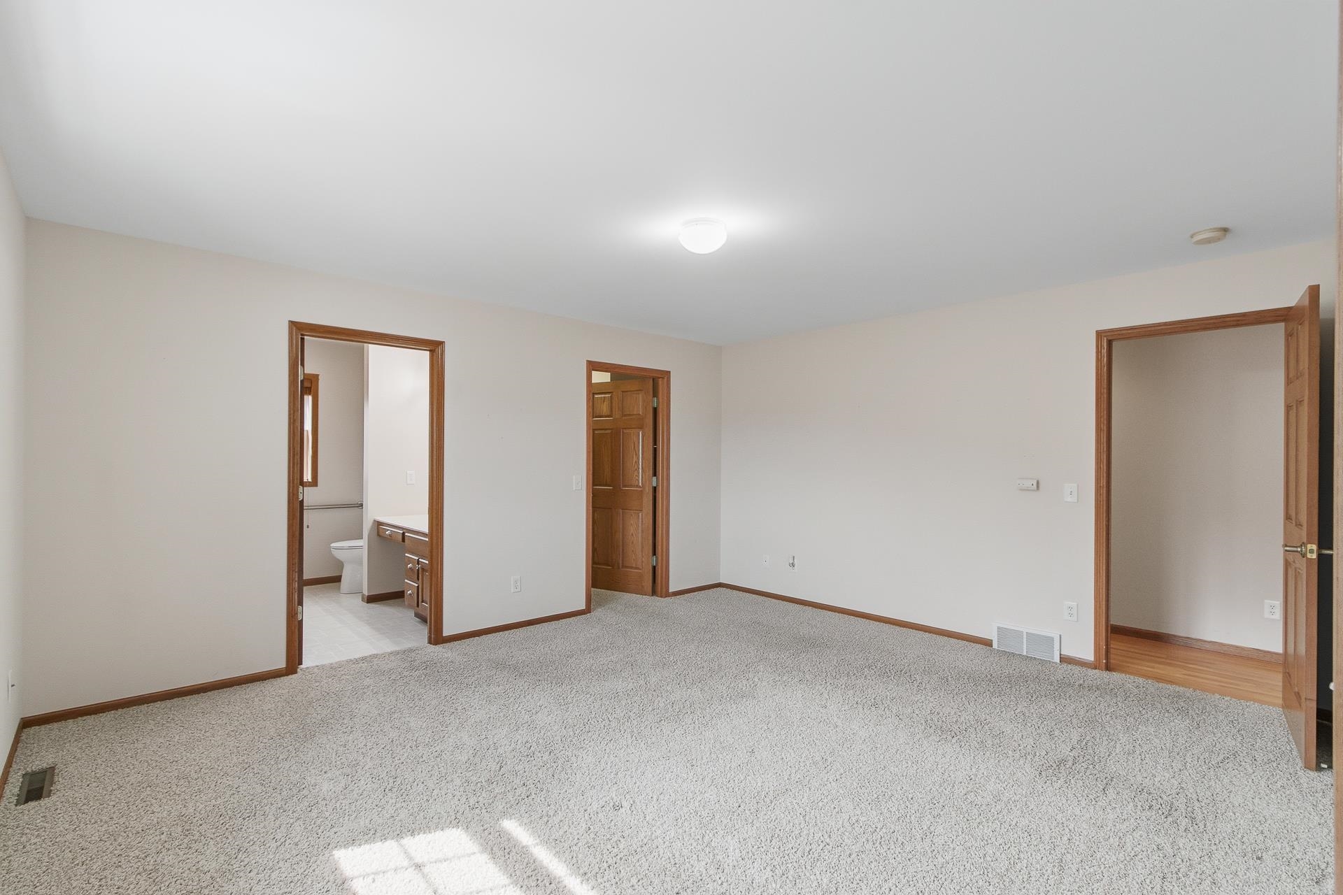908 Surrey Lane Baraboo, WI 53913 - Photo 27 of 76