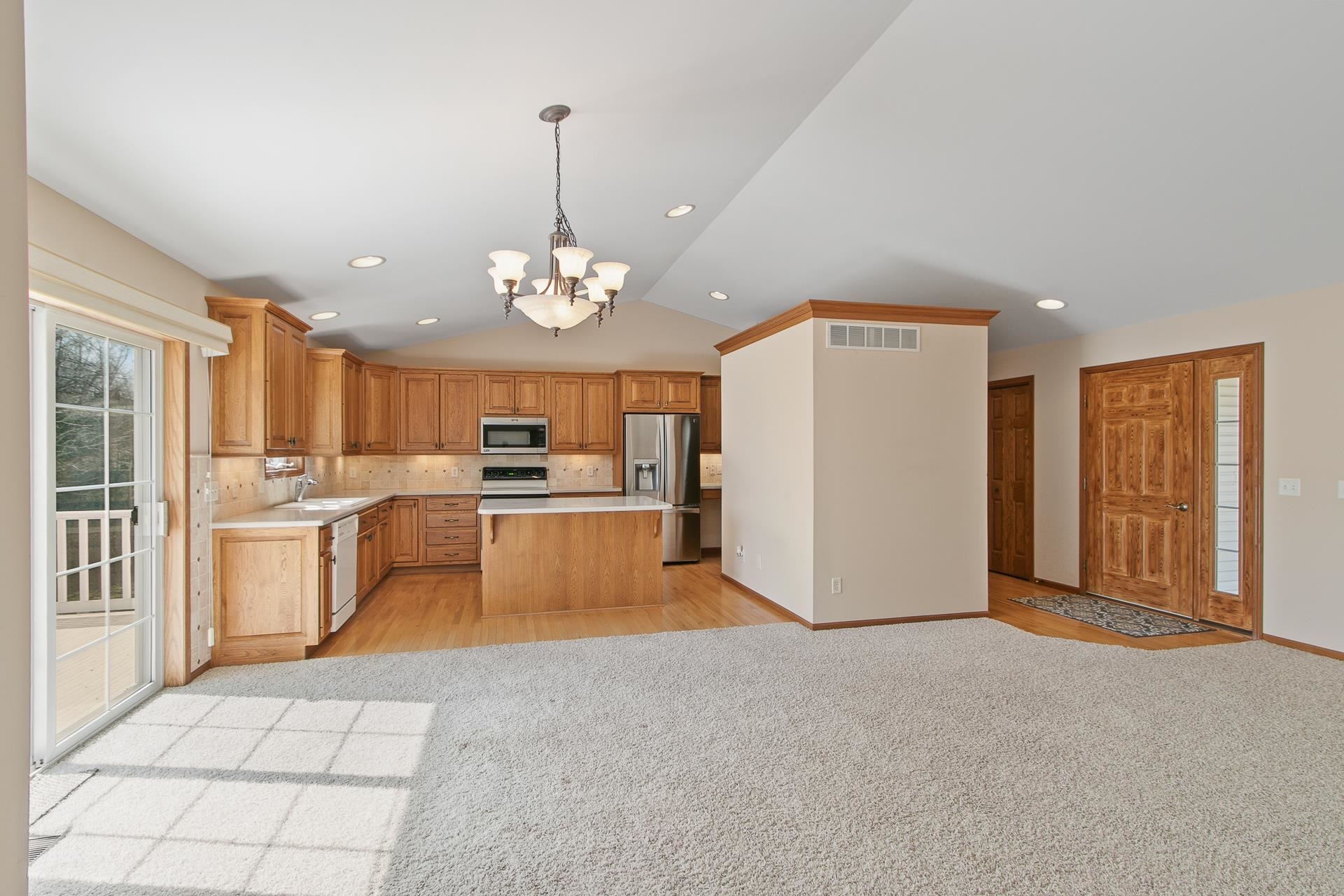 908 Surrey Lane Baraboo, WI 53913 - Photo 4 of 76