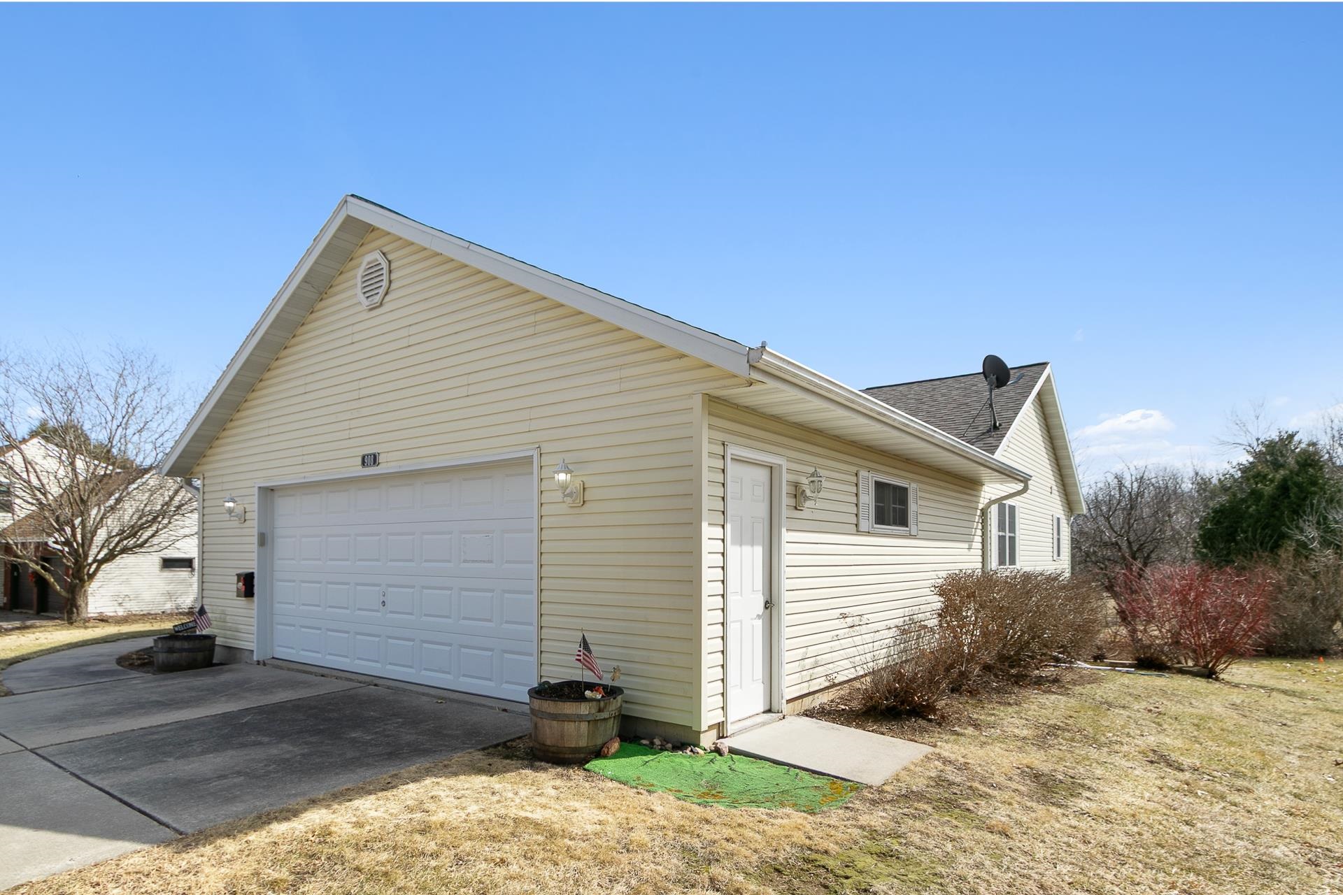 908 Surrey Lane Baraboo, WI 53913 - Photo 55 of 76