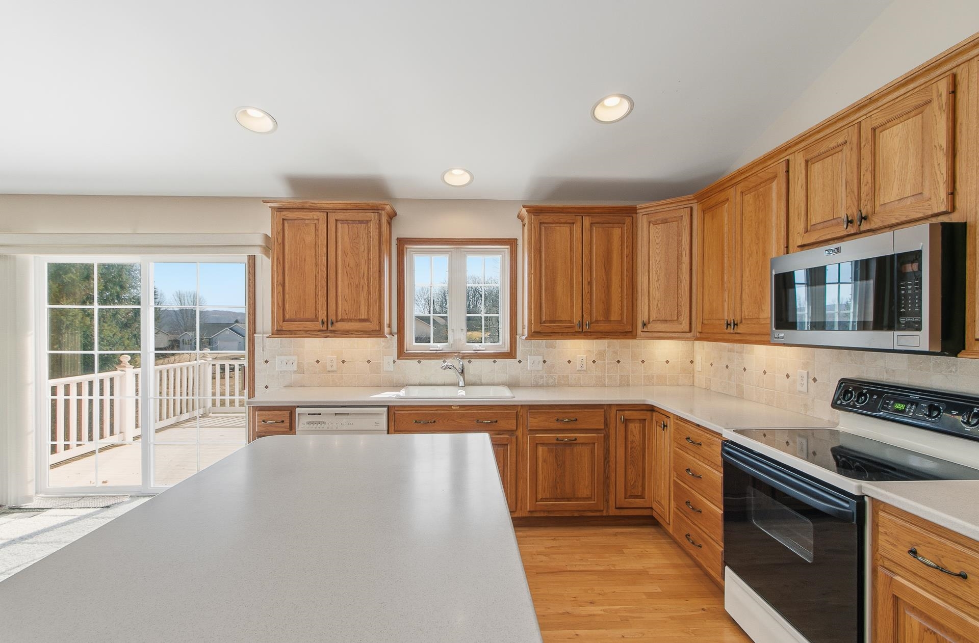 908 Surrey Lane Baraboo, WI 53913 - Photo 10 of 76