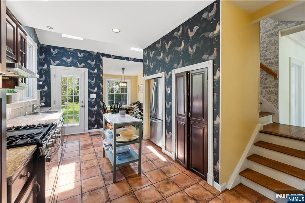 80 Glenwood Road Englewood, NJ 07631 - Photo 10 of 38