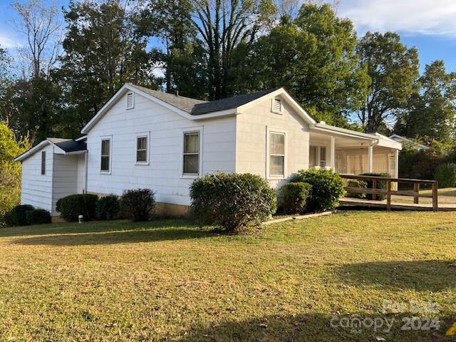 1435 Jacktown Road Marion, NC 28752 - Photo 3 of 27