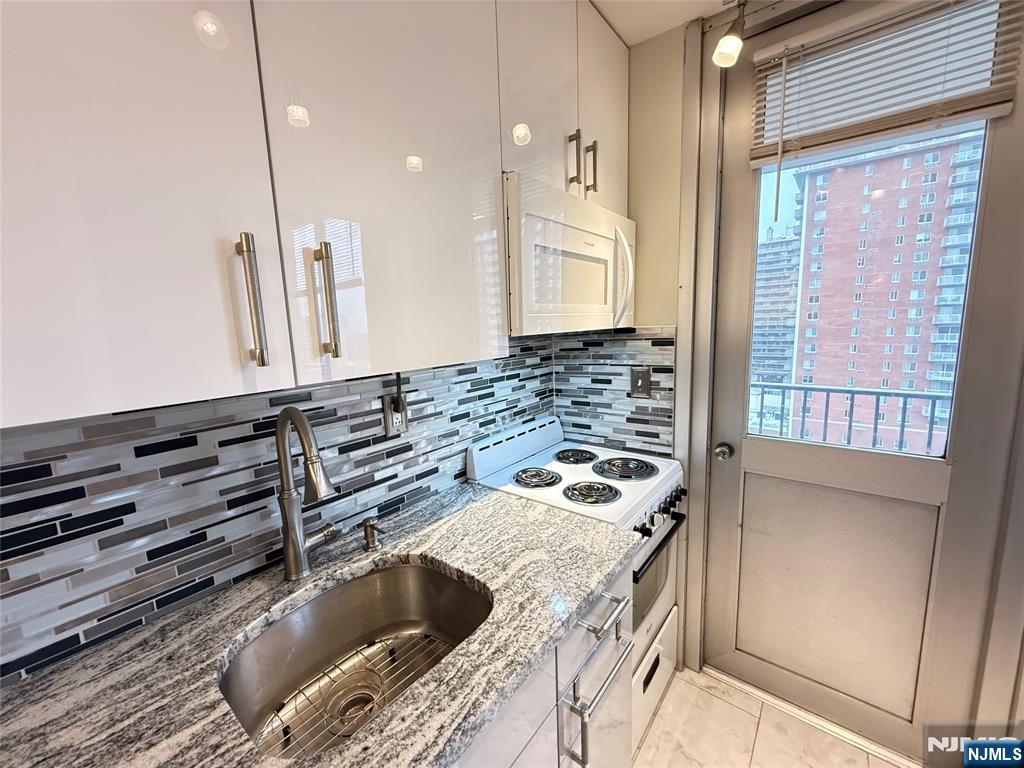 160 Overlook Avenue, Unit 11E2 Hackensack, NJ 07601 - Photo 13 of 25