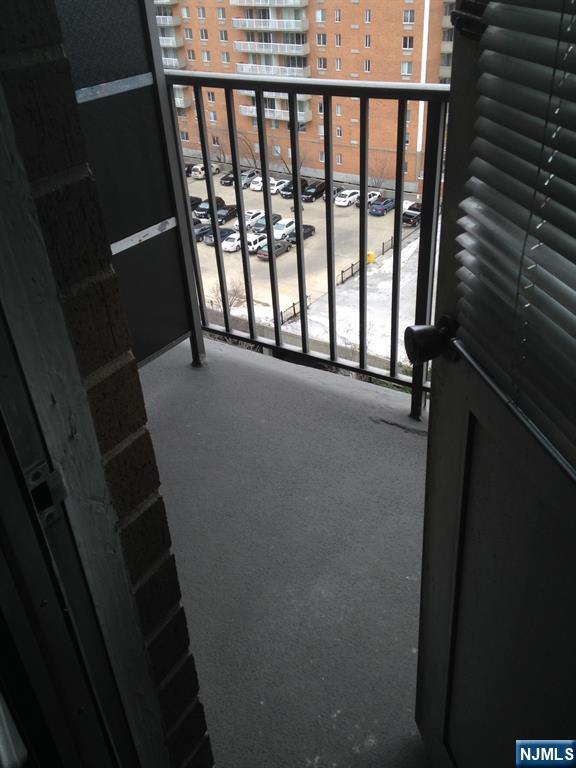 160 Overlook Avenue, Unit 11E2 Hackensack, NJ 07601 - Photo 14 of 25