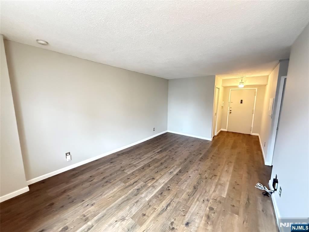 160 Overlook Avenue, Unit 11E2 Hackensack, NJ 07601 - Photo 6 of 25