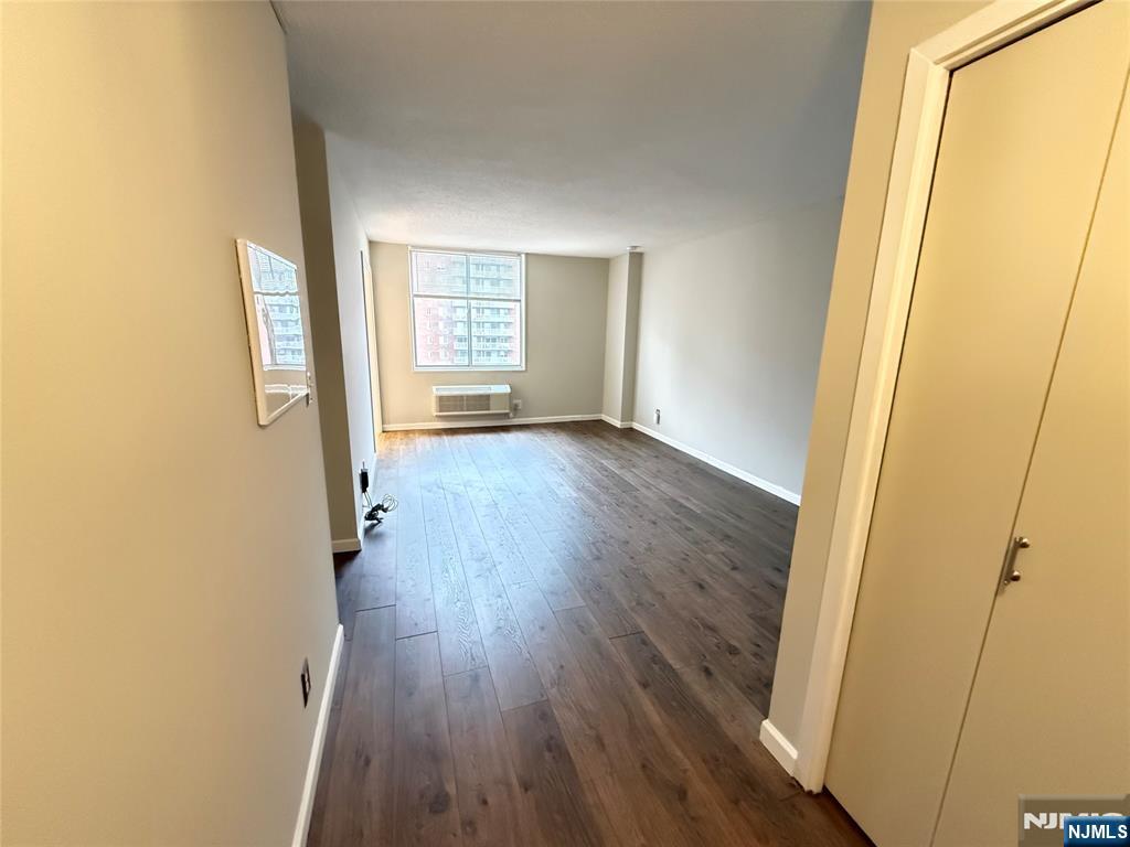 160 Overlook Avenue, Unit 11E2 Hackensack, NJ 07601 - Photo 7 of 25