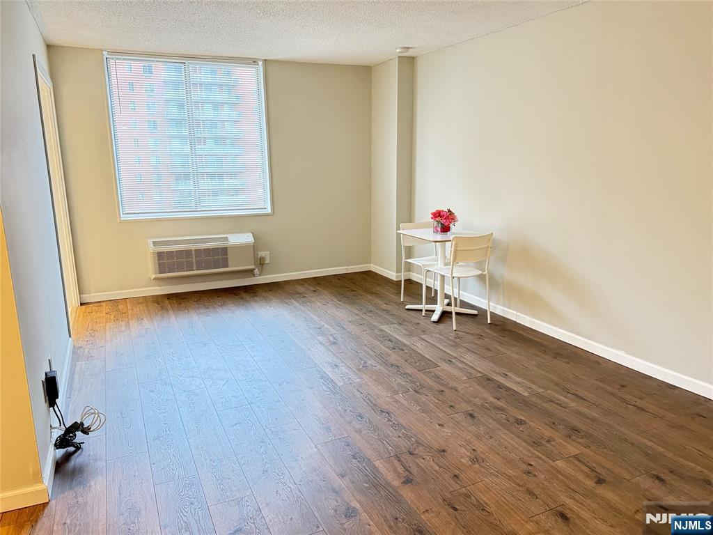 160 Overlook Avenue, Unit 11E2 Hackensack, NJ 07601 - Photo 9 of 25