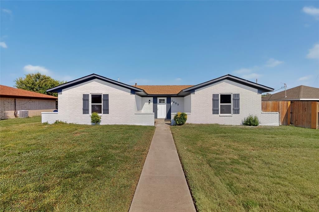 a view of house and outdoor space
