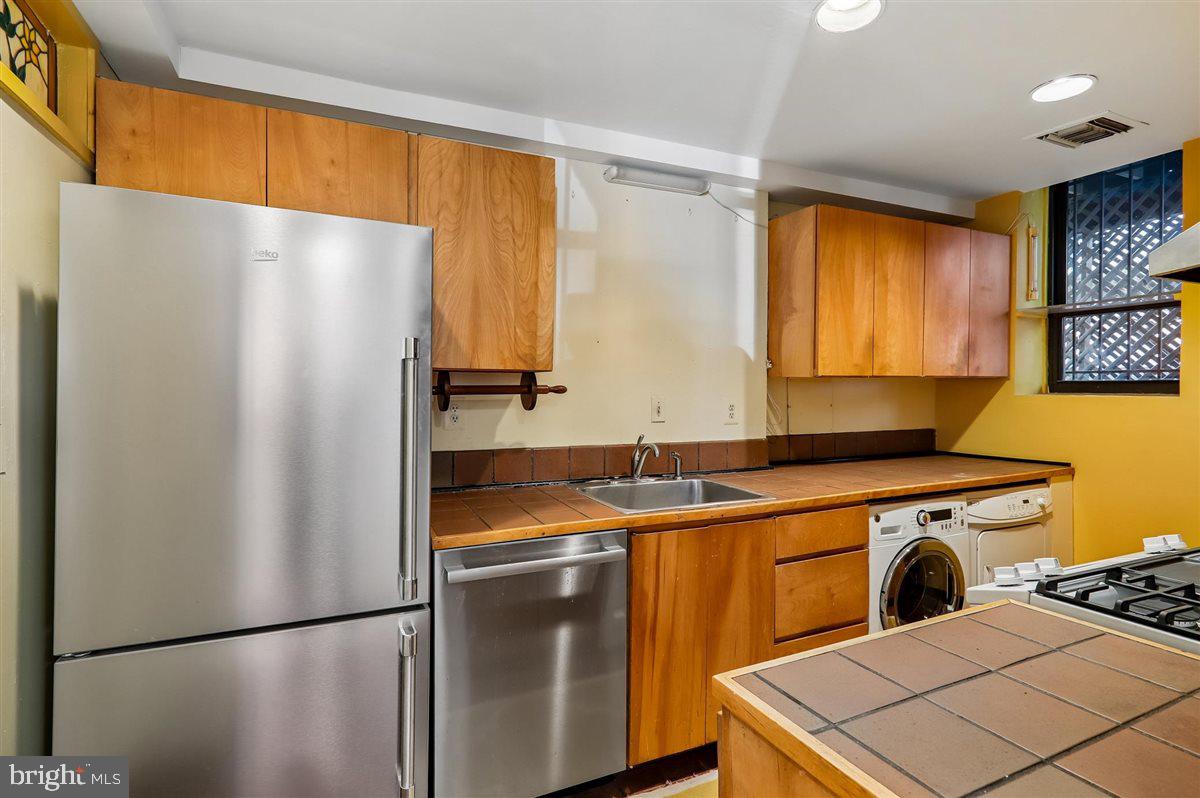 2038 18th Street Northwest, Unit 101 Washington, DC 20009 - Photo 23 of 60