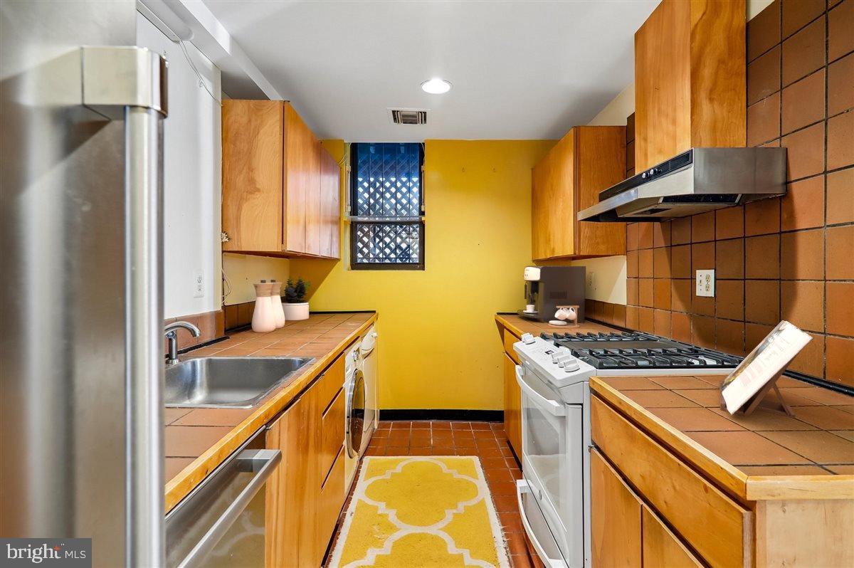 2038 18th Street Northwest, Unit 101 Washington, DC 20009 - Photo 24 of 60