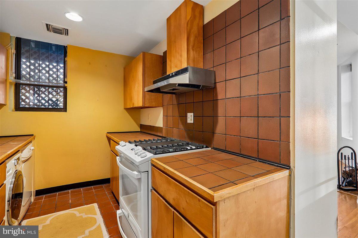 2038 18th Street Northwest, Unit 101 Washington, DC 20009 - Photo 26 of 60