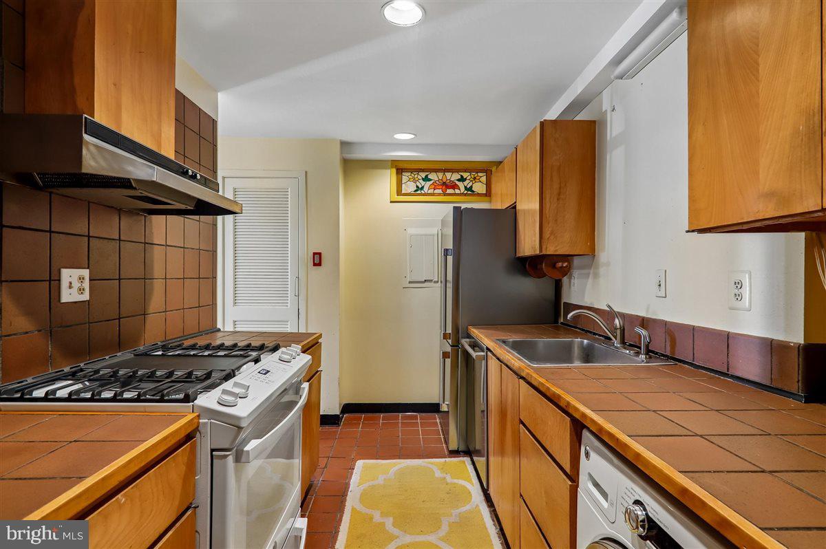 2038 18th Street Northwest, Unit 101 Washington, DC 20009 - Photo 28 of 60