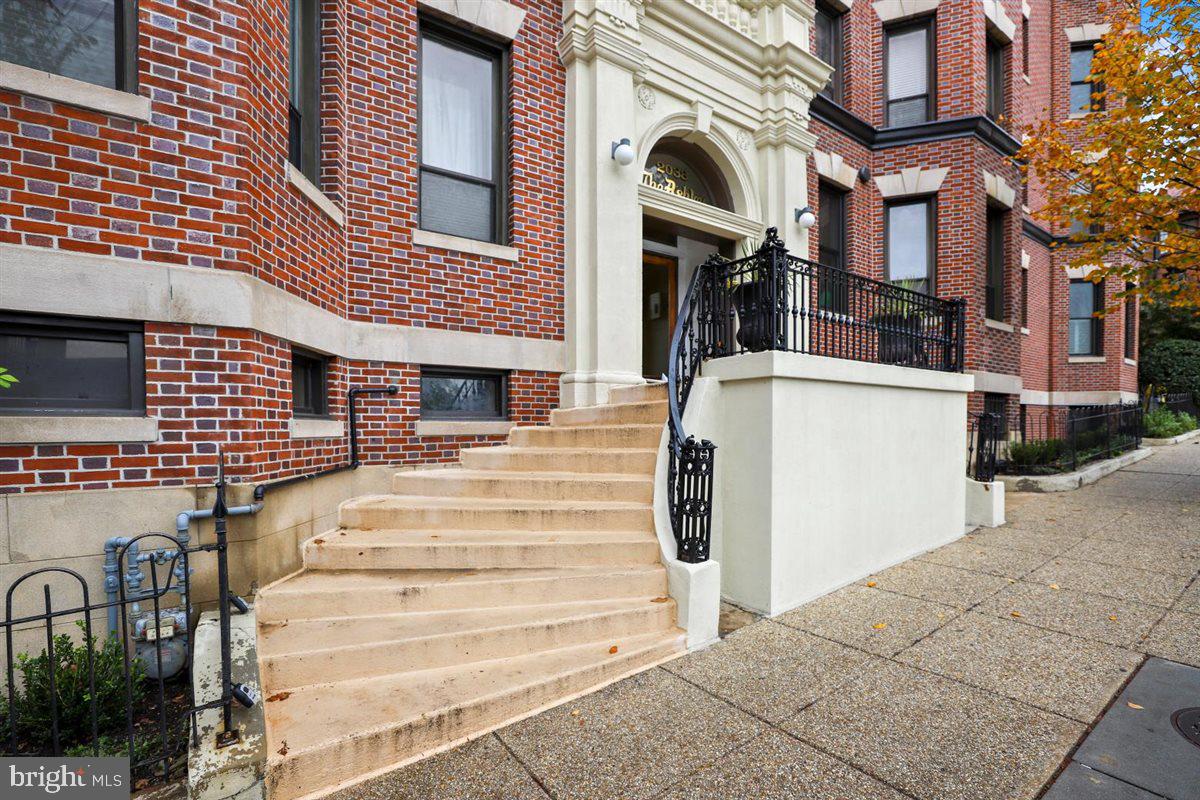 2038 18th Street Northwest, Unit 101 Washington, DC 20009 - Photo 4 of 60