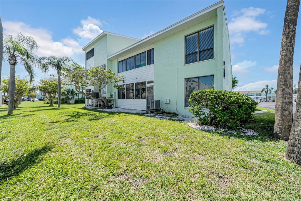 1 Windrush Boulevard, Unit 30 Indian Rocks Beach, FL 33785 - Photo 35 of 49