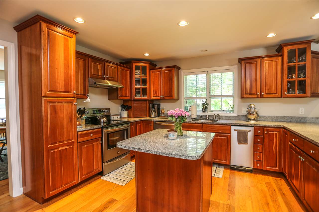 129 Old Bennington Road Peterborough, NH 03458 - Photo 7 of 31